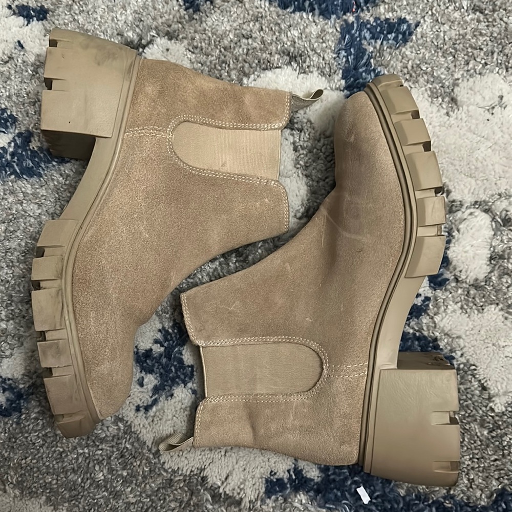 Steve Madden Howler Tan Boots Size 8